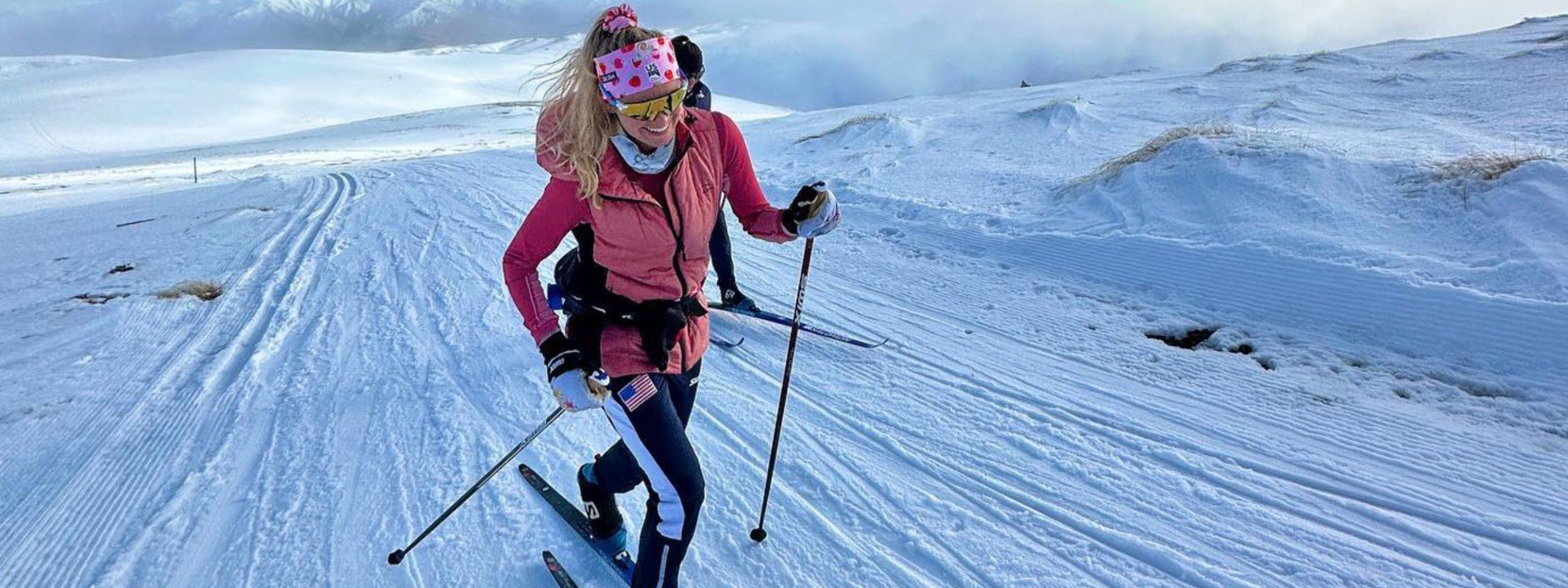 Jessie Diggins skiing.